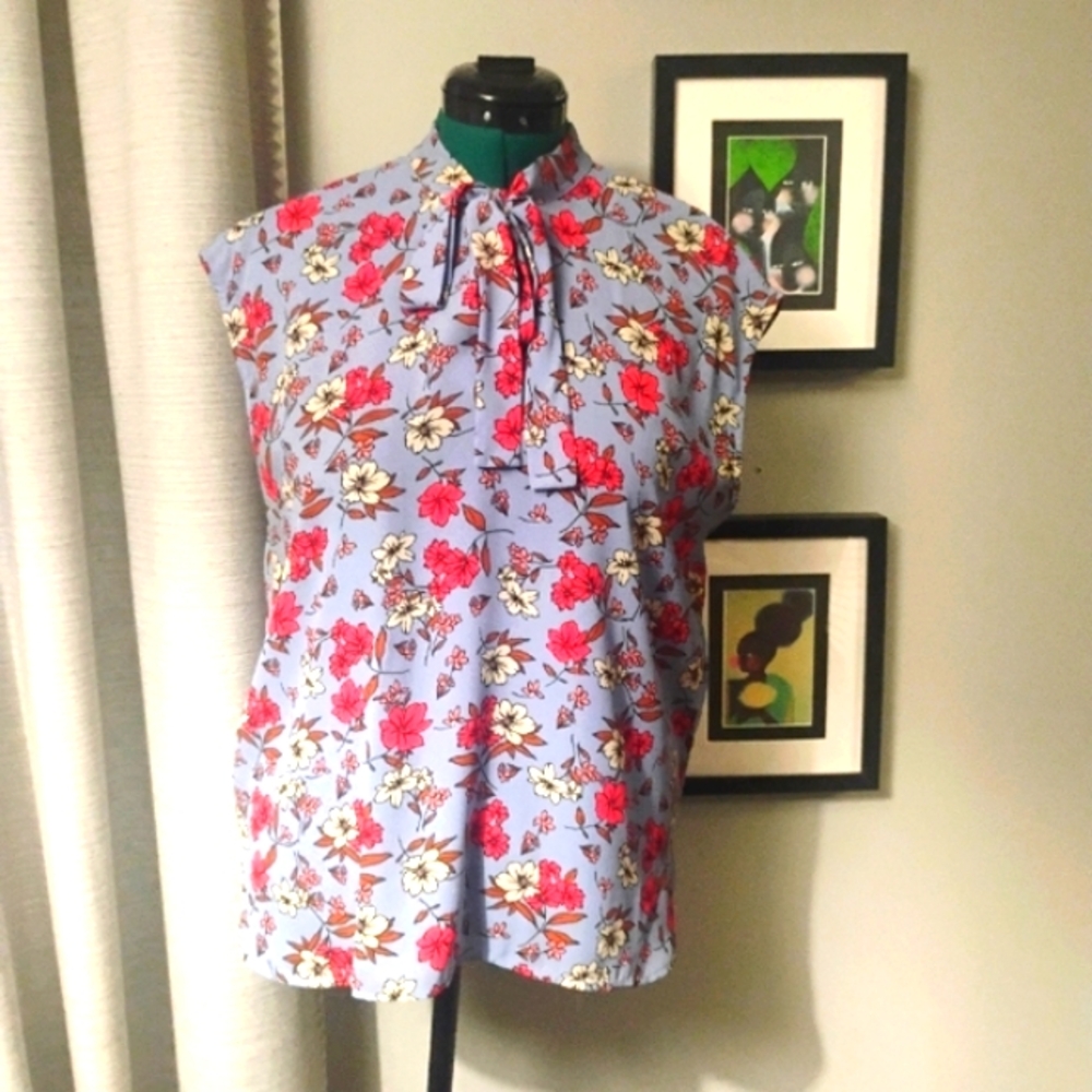 Bright Floral Sleeveless Blouse by Bar III Sz L
